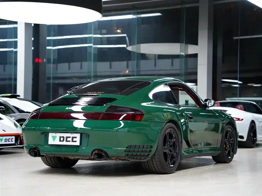 Porsche 911 2004 Carrera S Coupe 3.6L