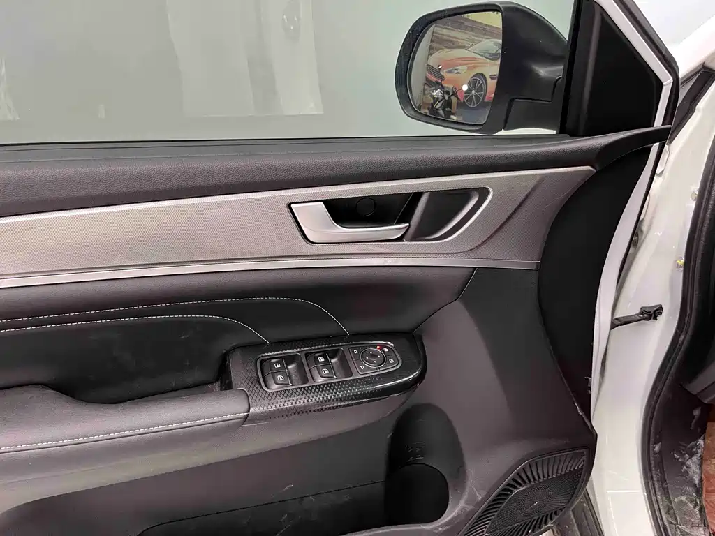 Haval M6 — миниатюра 6