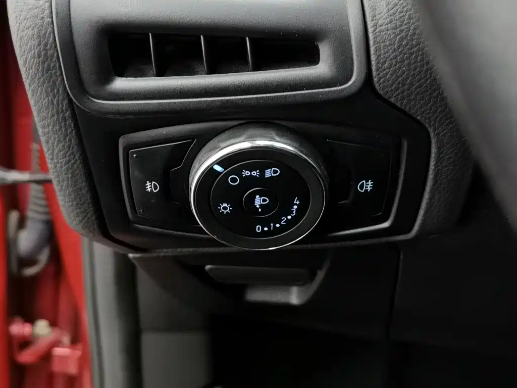 Ford Focus — миниатюра 21