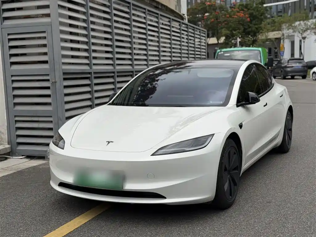 Tesla Model 3 2023