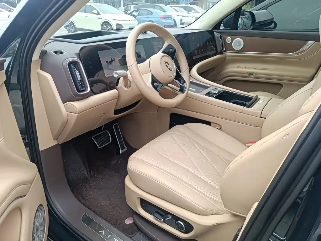 AITO ASK THE WORLD M9