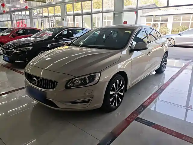 VOLVO S60 2019