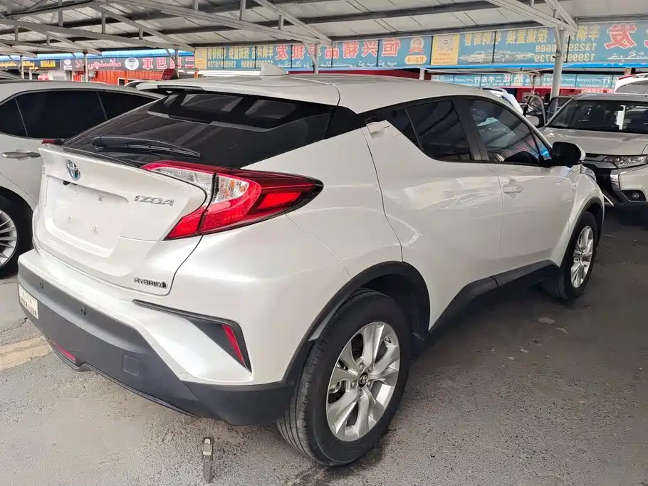 Toyota IZOA — миниатюра 3