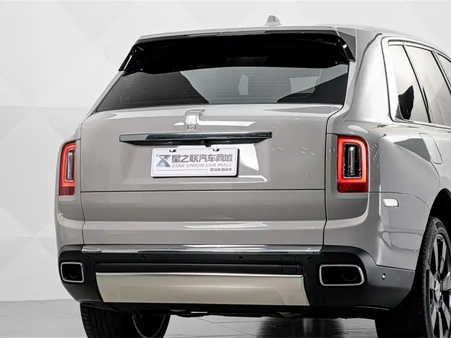 Rolls-Royce Cullinan 2018 мест