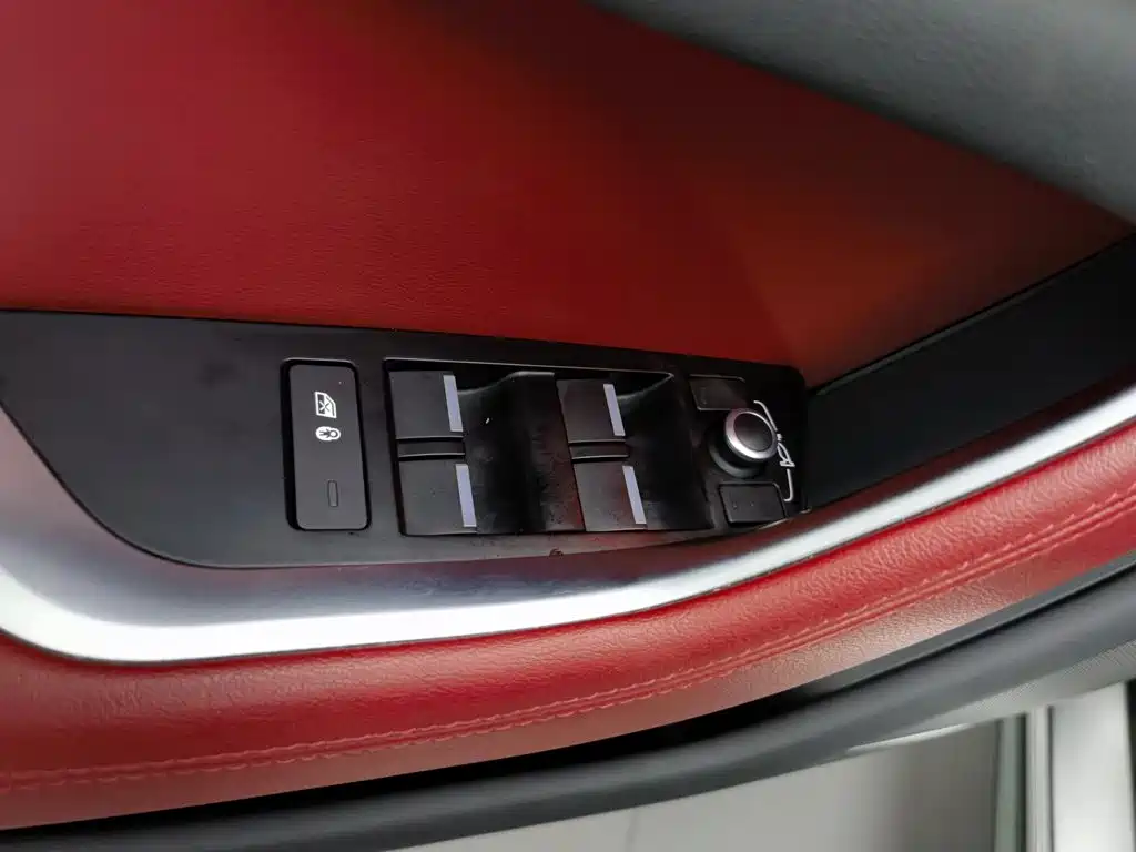 Jaguar XEL — миниатюра 9