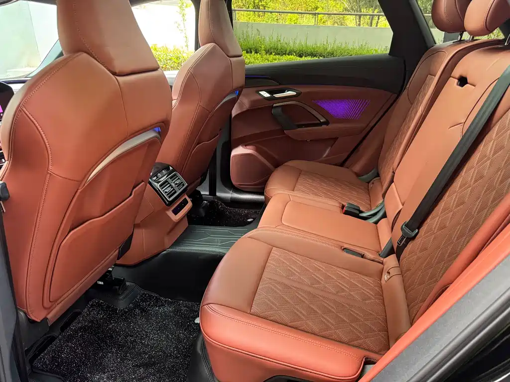 Audi Q5L — миниатюра 23