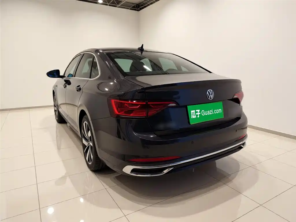 Volkswagen Sagitar 2023 300TSI DSG