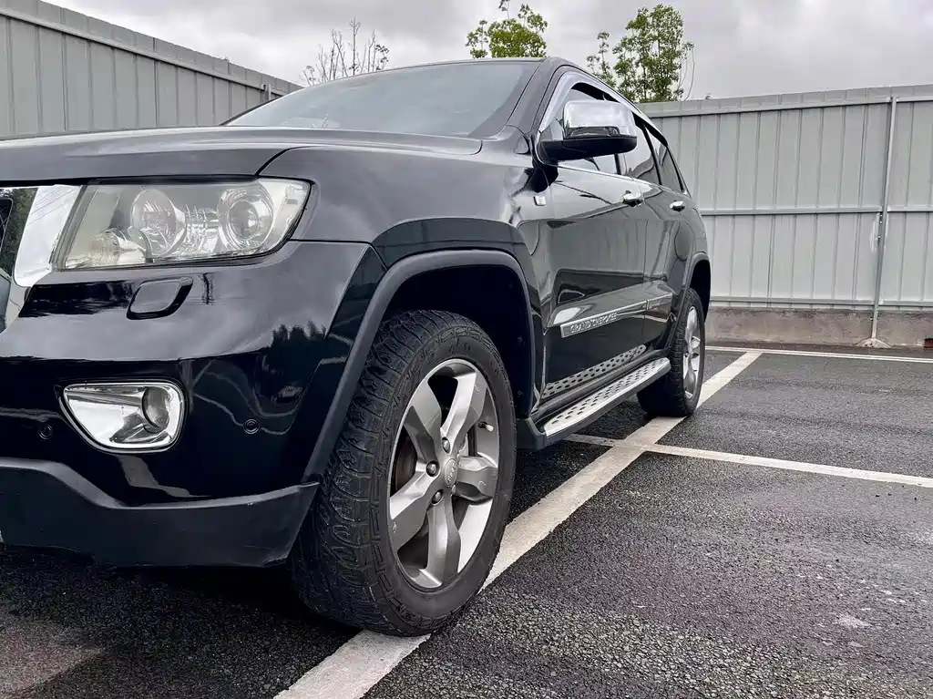 Jeep Grand Cherokee (Import) — миниатюра 7