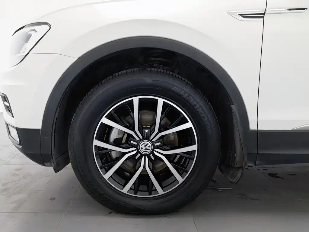 Volkswagen Tiguan L — миниатюра 17