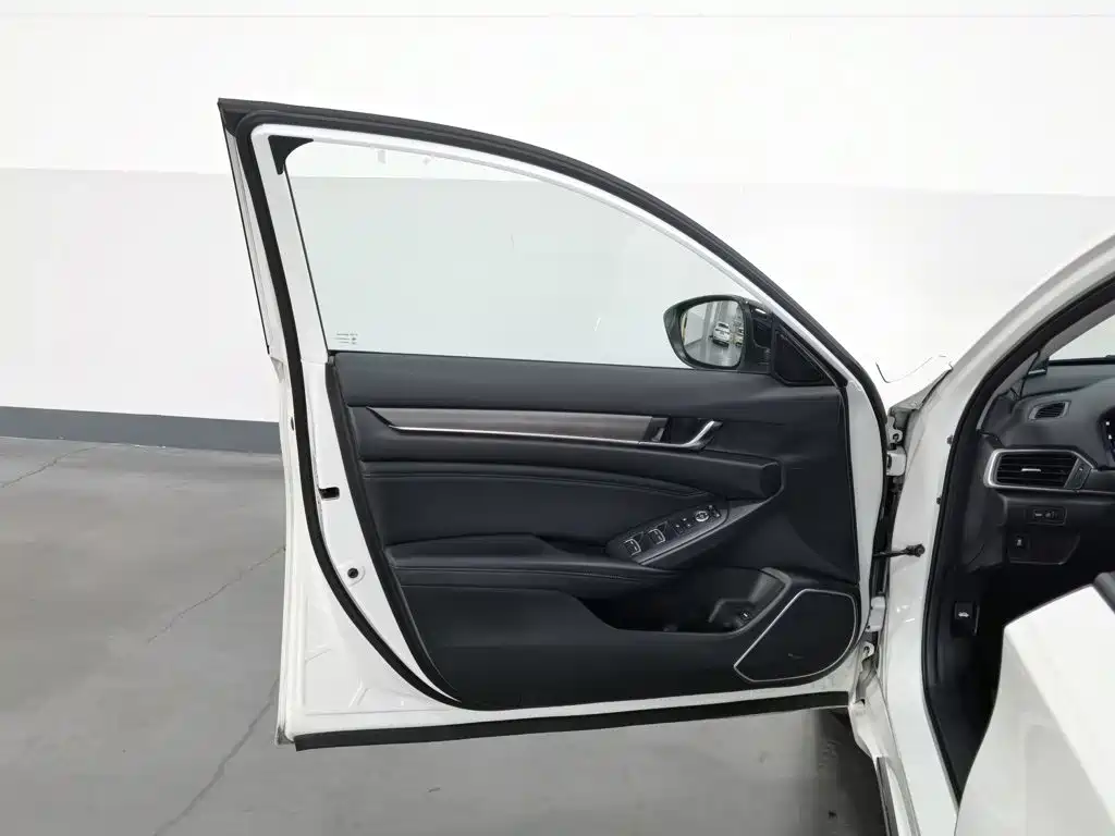 Honda Accord — миниатюра 8
