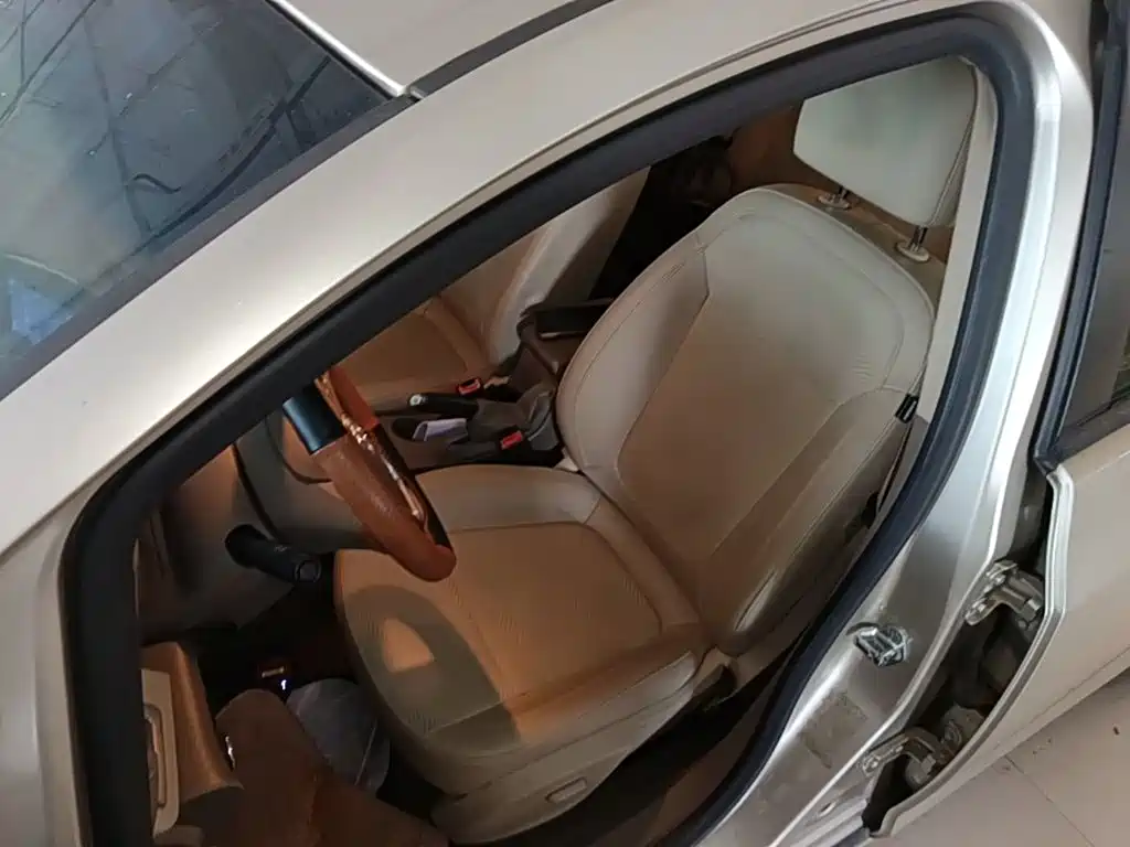 Buick Excelle — миниатюра 15