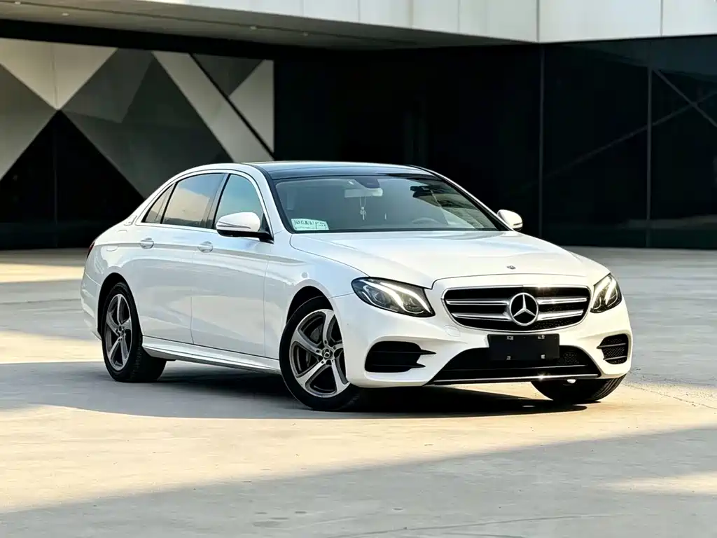 Mercedes-Benz E-Class — миниатюра 3