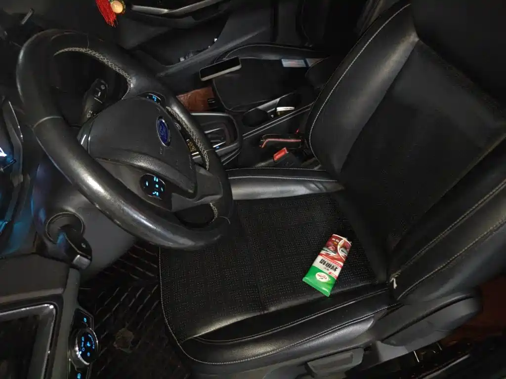 Ford Escort — миниатюра 11