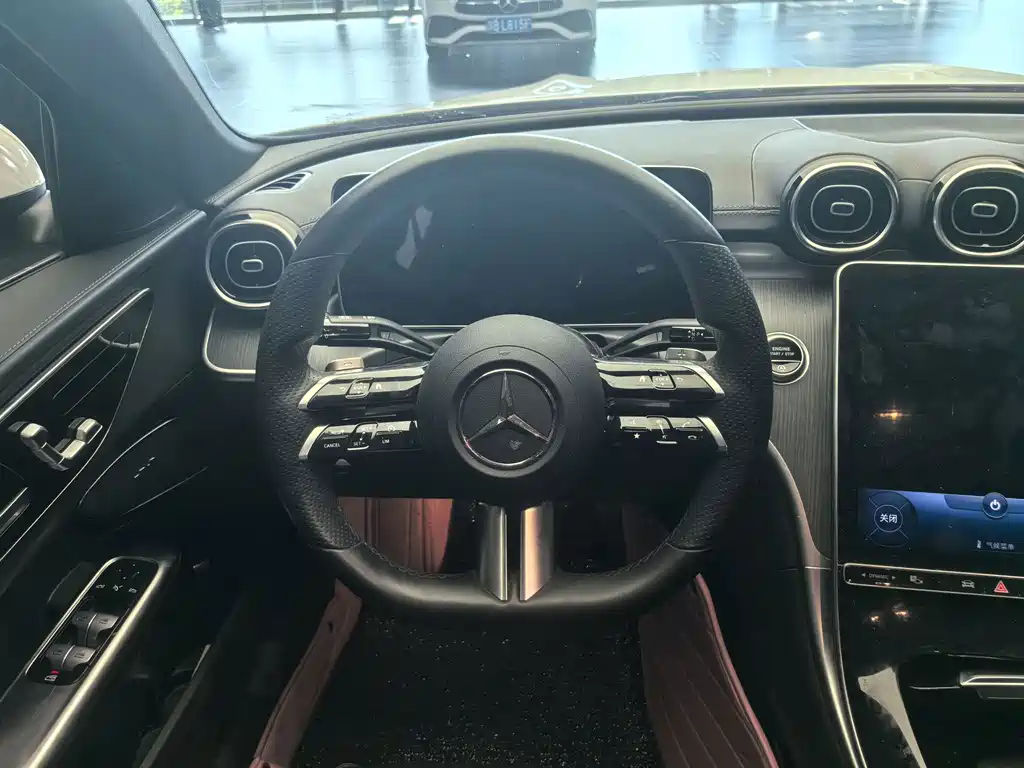 Mercedes-Benz C-Class — миниатюра 7
