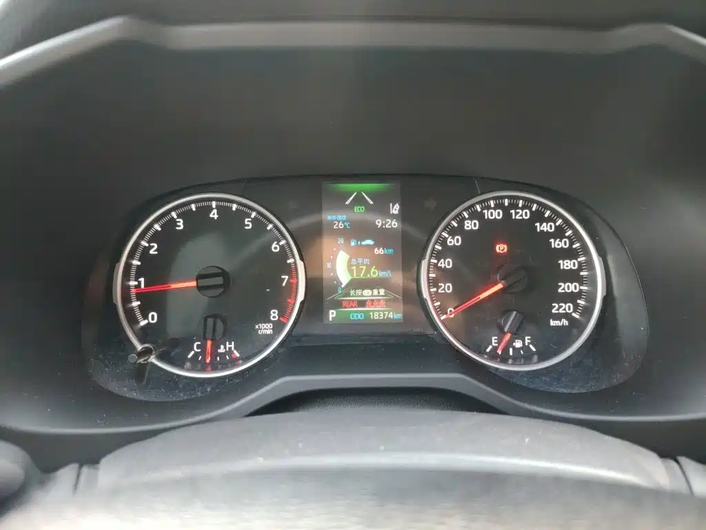 Toyota RAV4 — миниатюра 7