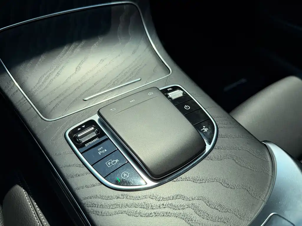 Mercedes-Benz C-Class (Import) — миниатюра 16