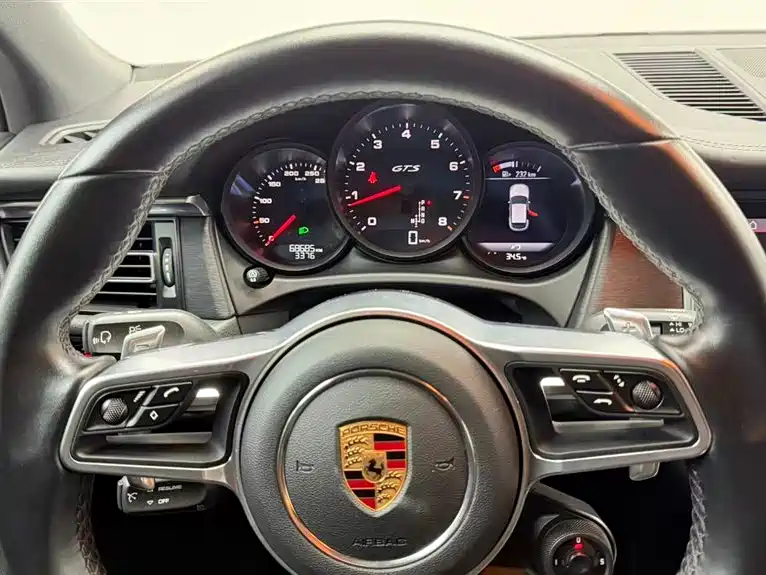 Porsche Macan — миниатюра 10