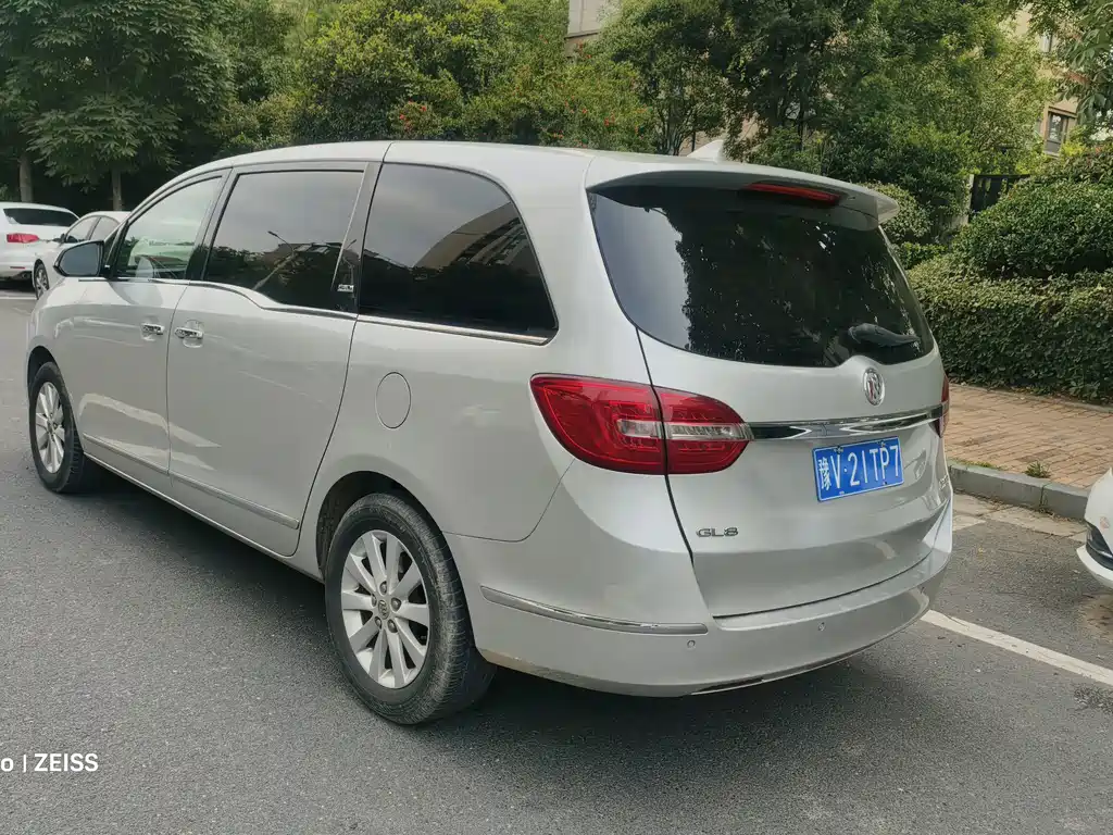 Buick GL8 — миниатюра 7