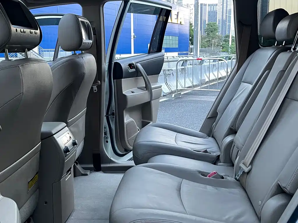 Toyota Highlander — миниатюра 10