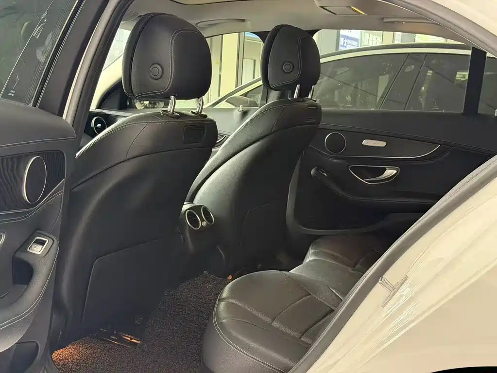 Mercedes-Benz C-Class — миниатюра 5
