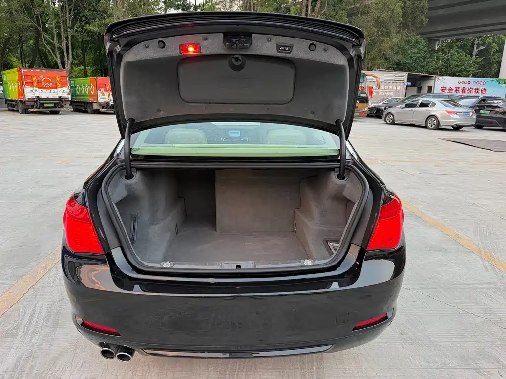 BMW 7 Series — миниатюра 17