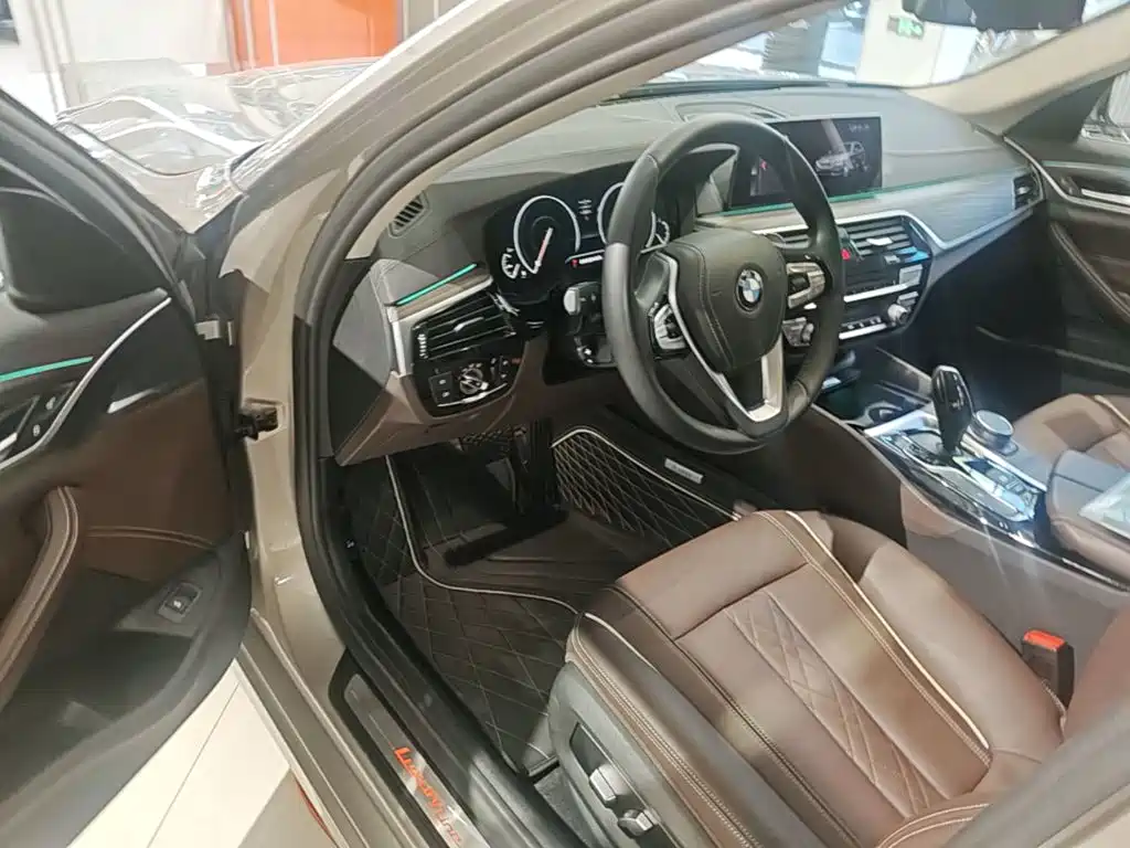 BMW 5 Series — миниатюра 21