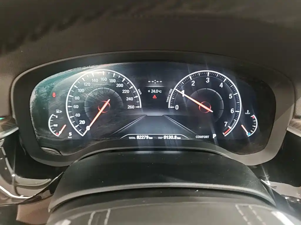BMW 5 Series — миниатюра 17