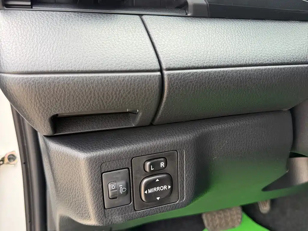 Toyota Yaris L Zhixuan X 1.5L CVT Luxury PLUS Edition, фото 8