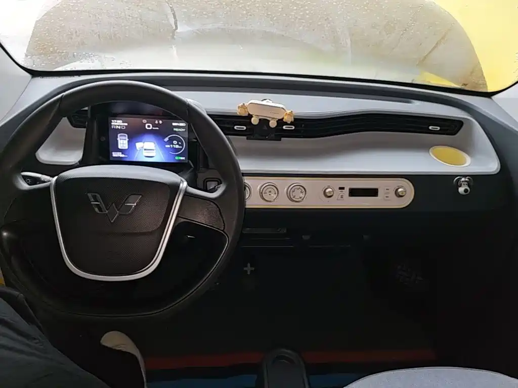 Wuling MINIEV — миниатюра 10