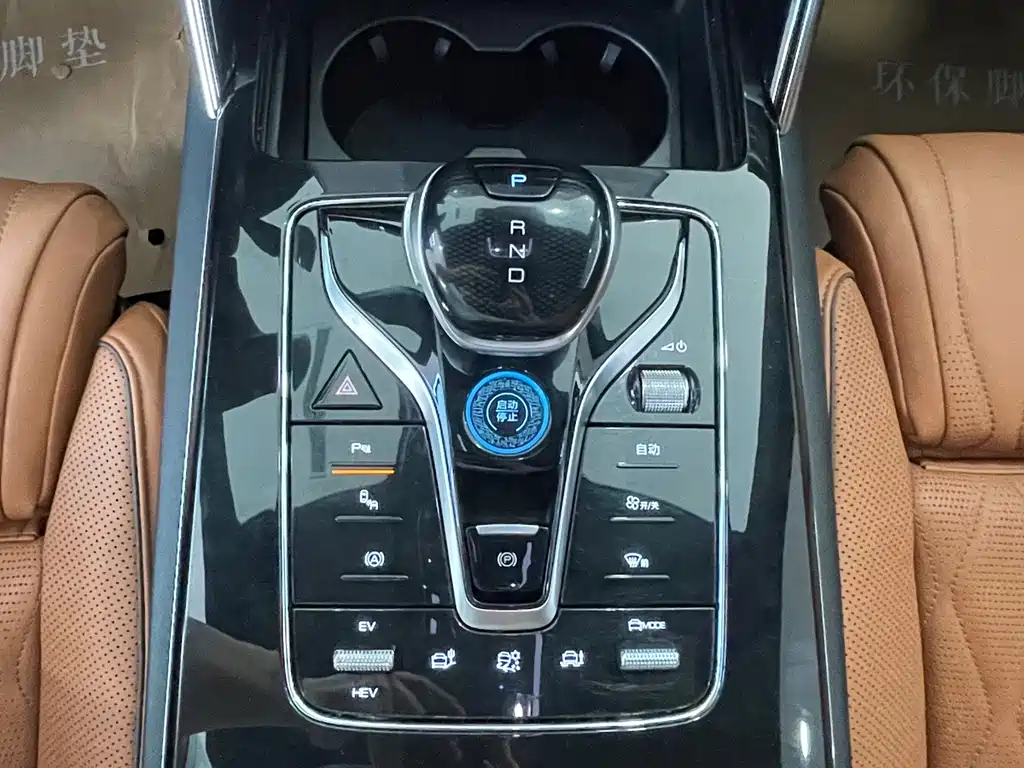 BYD Tang New Energy — миниатюра 13