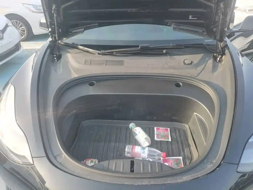 Tesla Model 3 — миниатюра 20