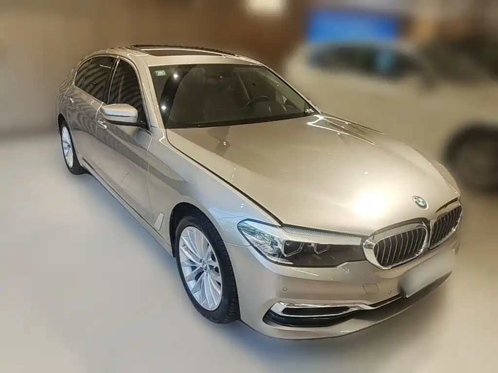 BMW 5 Series — миниатюра 6