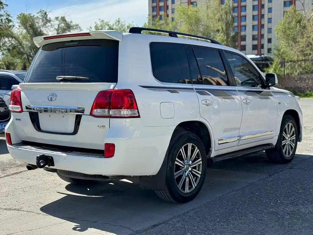 Toyota Land Cruiser 2010 4.7L AT VX