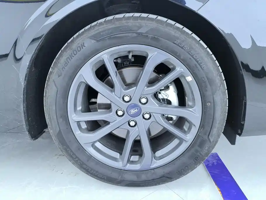Ford Mondeo — миниатюра 6