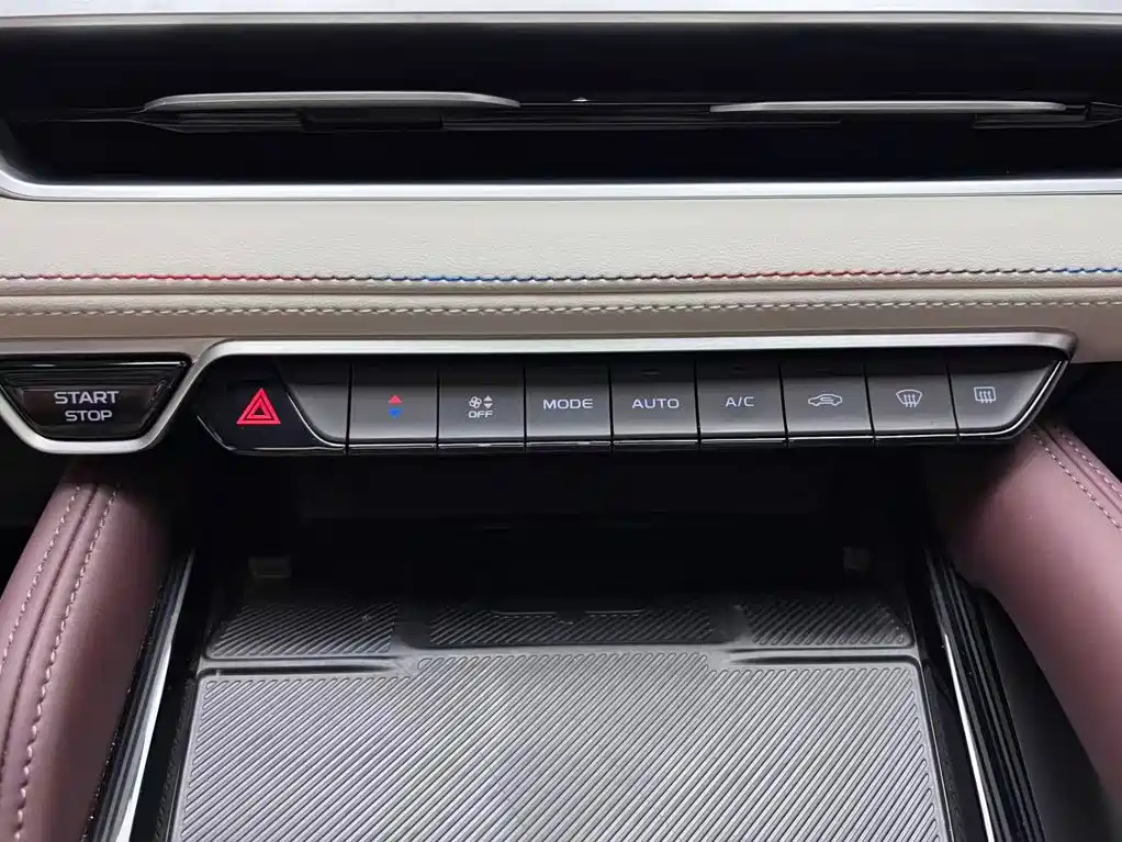 Geely Xingyue L — миниатюра 10
