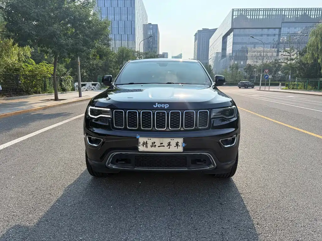 Jeep Grand Cherokee (Import) 3.0L Elite Navigation Edition, фото 2