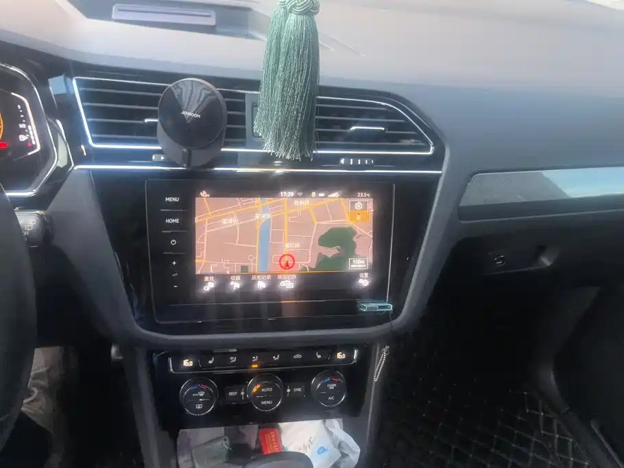 Volkswagen Tiguan L — миниатюра 13