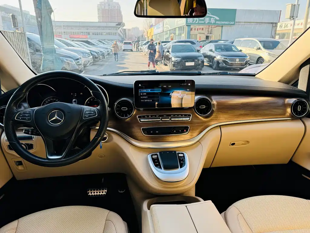 MERCEDES-BENZ V CLASS