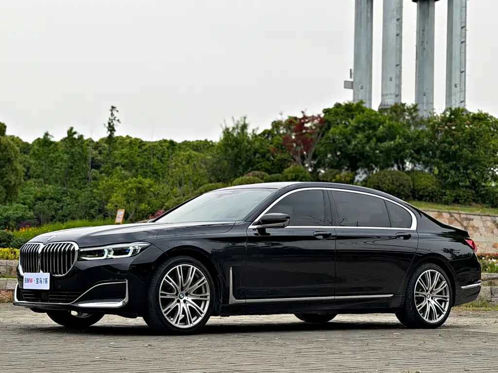 BMW 7 Series 2021