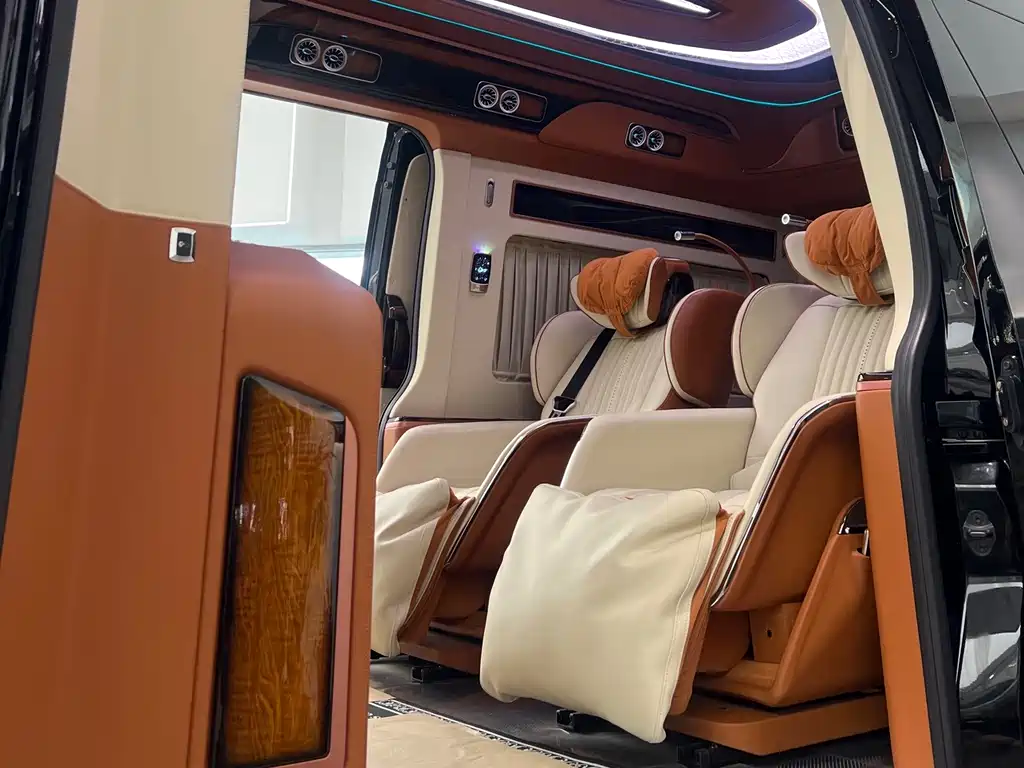 Toyota HiAce 2023 3.5L AT