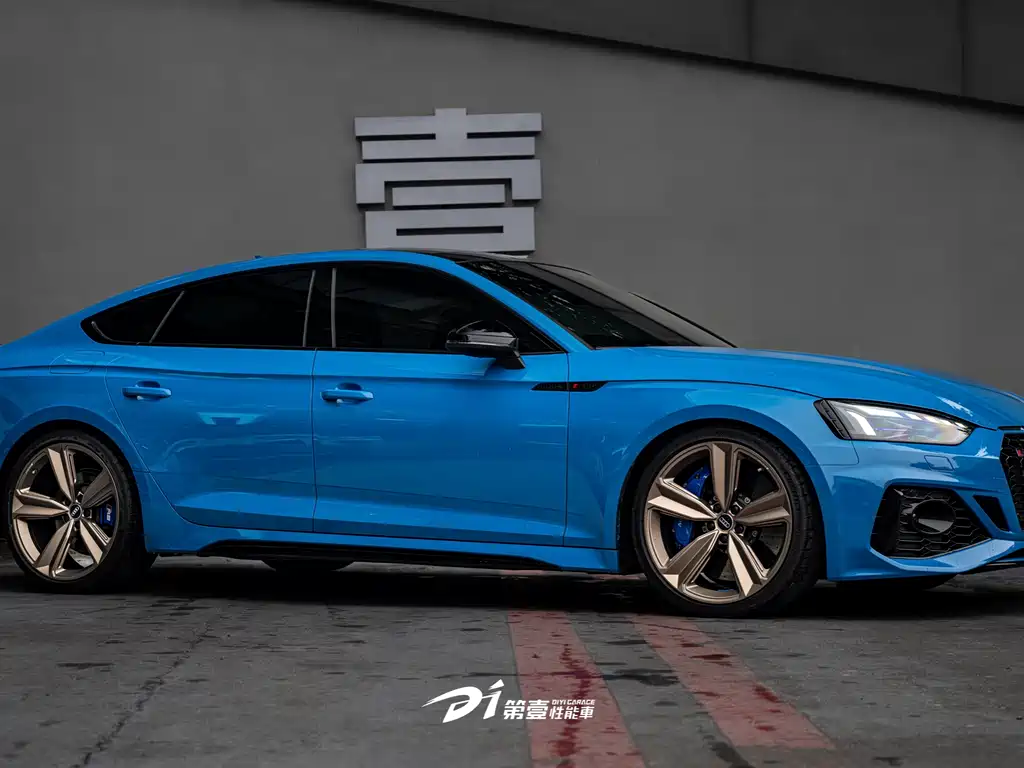 AUDI RS 5