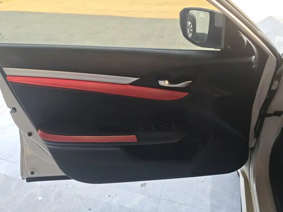 Honda Civic — миниатюра 7