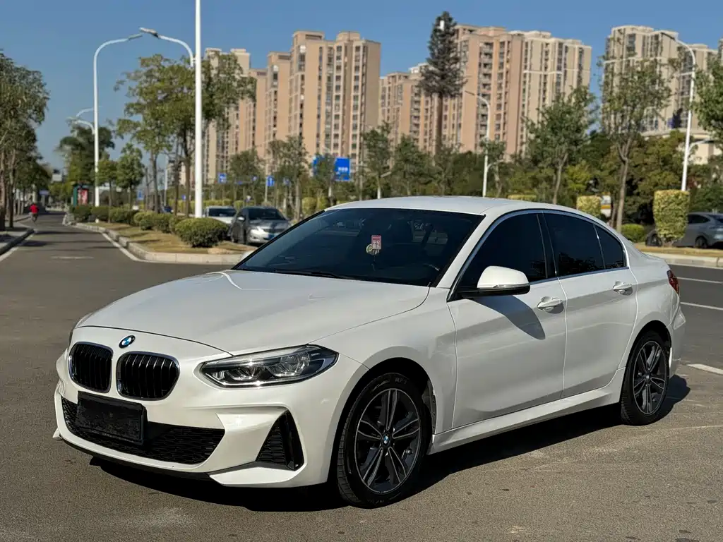 BMW 1 SERIES
