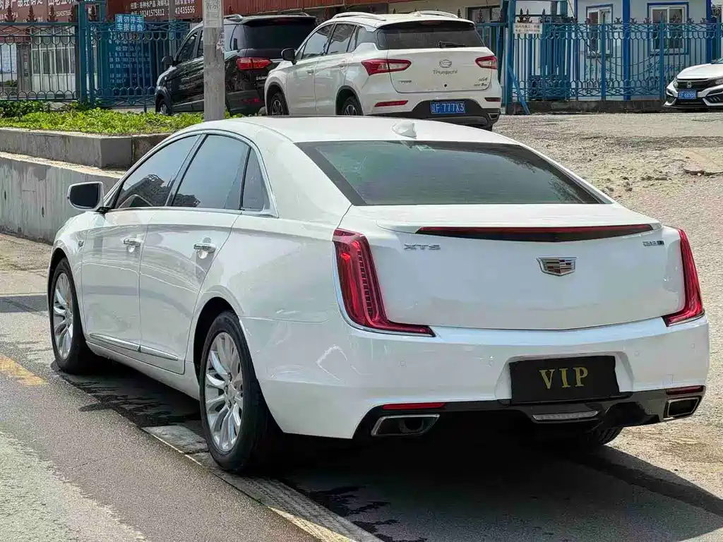Cadillac XTS 2018 28T
