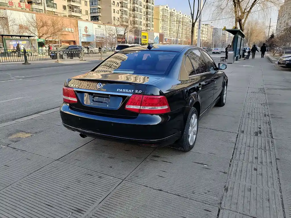 Volkswagen Passat 2009 2.0L MFI AT Premium