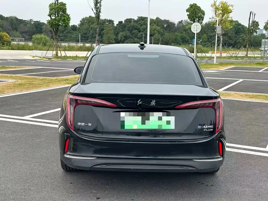Hongqi Hongqi E-QM5 — миниатюра 8