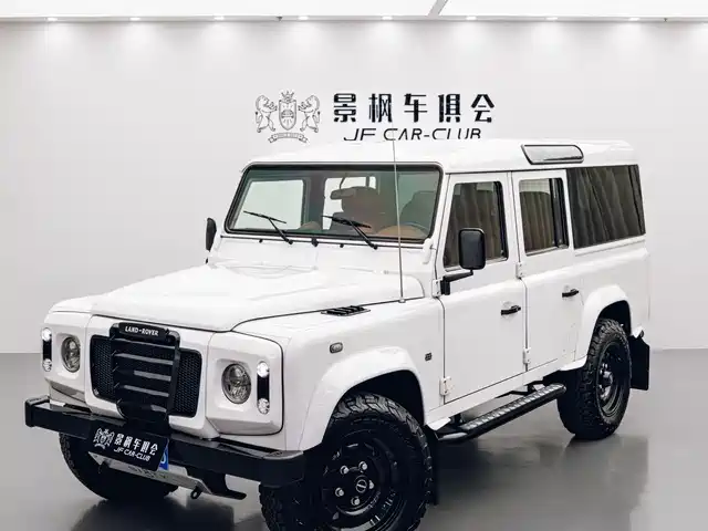 Land Rover 2018 — фото 1