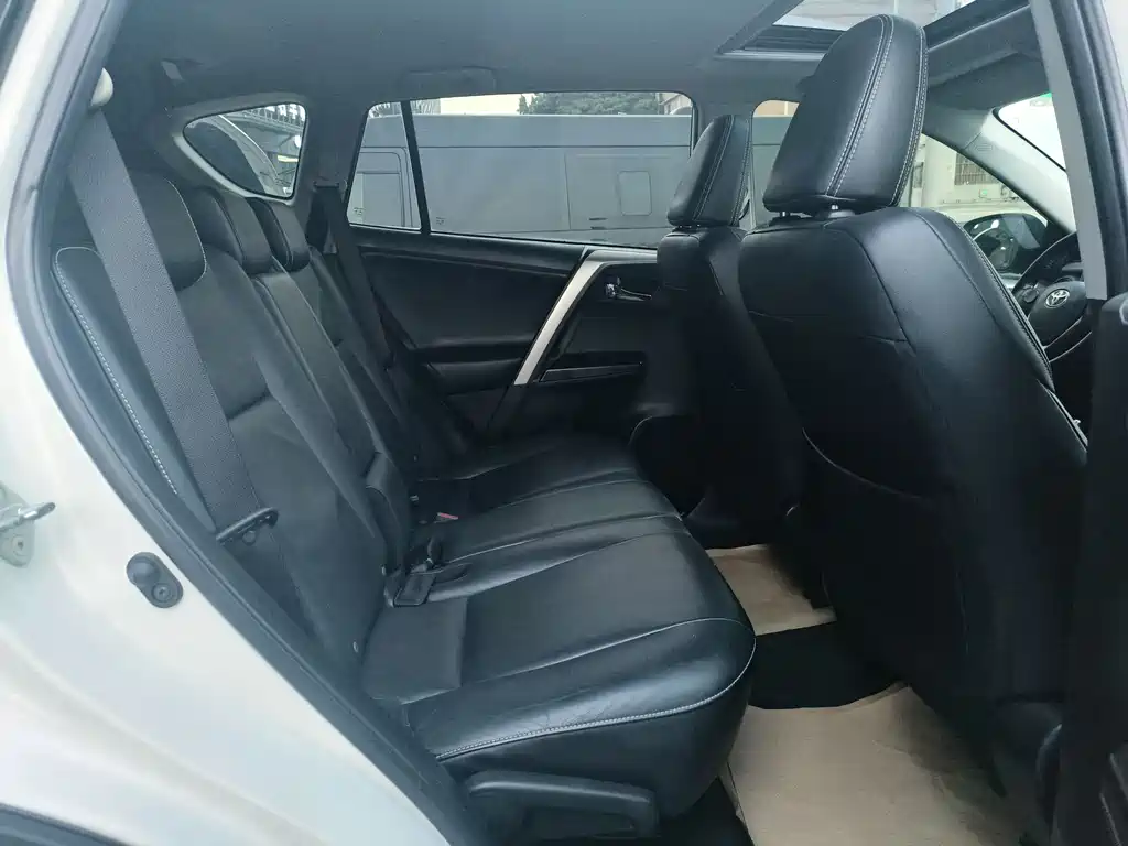 TOYOTA RAV4 RONGFANG