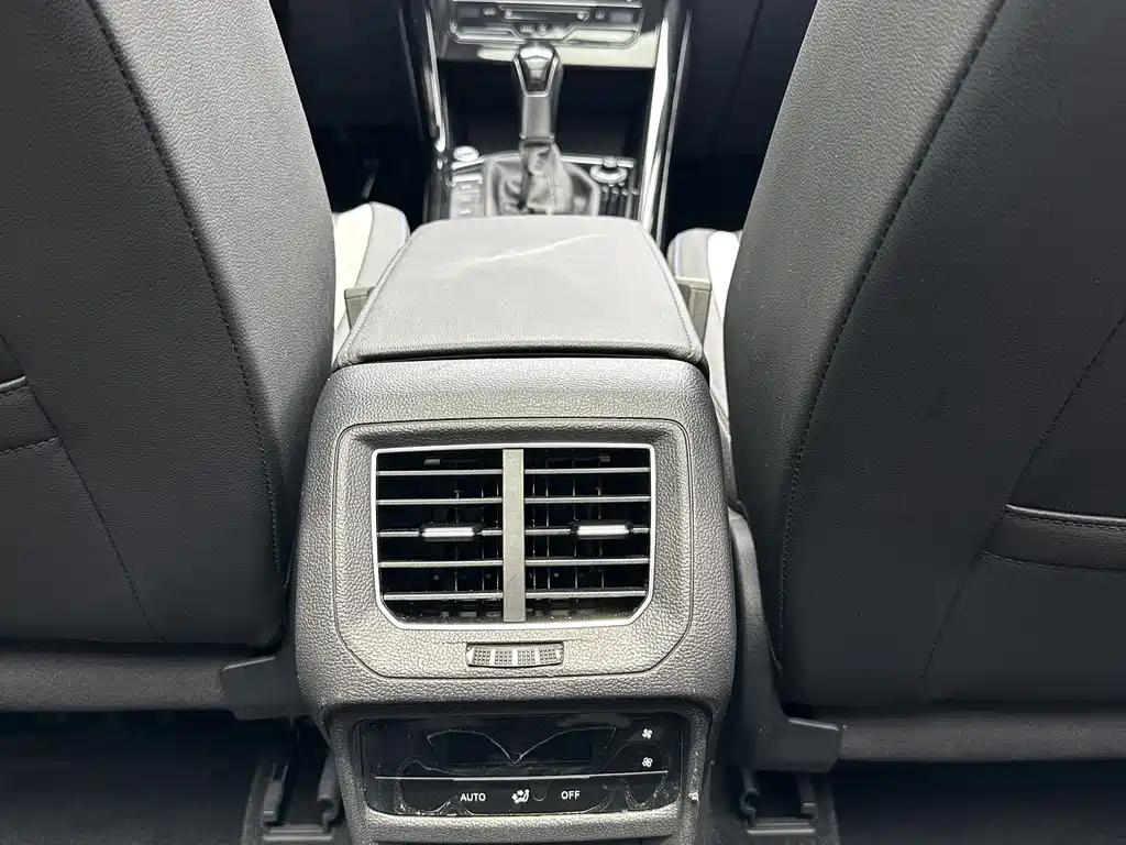 Volkswagen Tayron GTE - фото 16