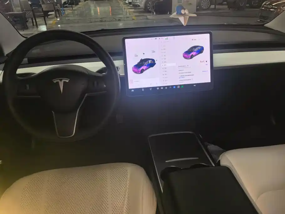 Tesla Model 3 — миниатюра 12